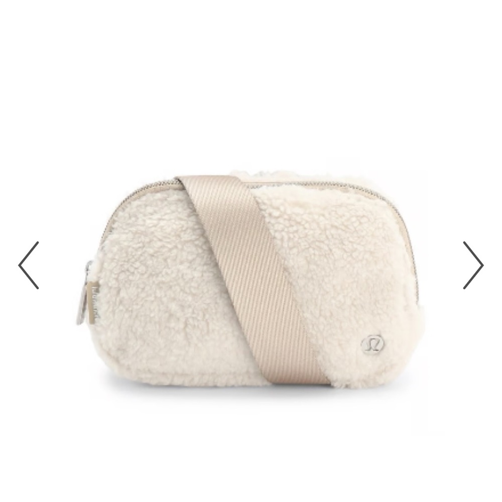 lululemon athletica everywhere belt Bag fleece cream